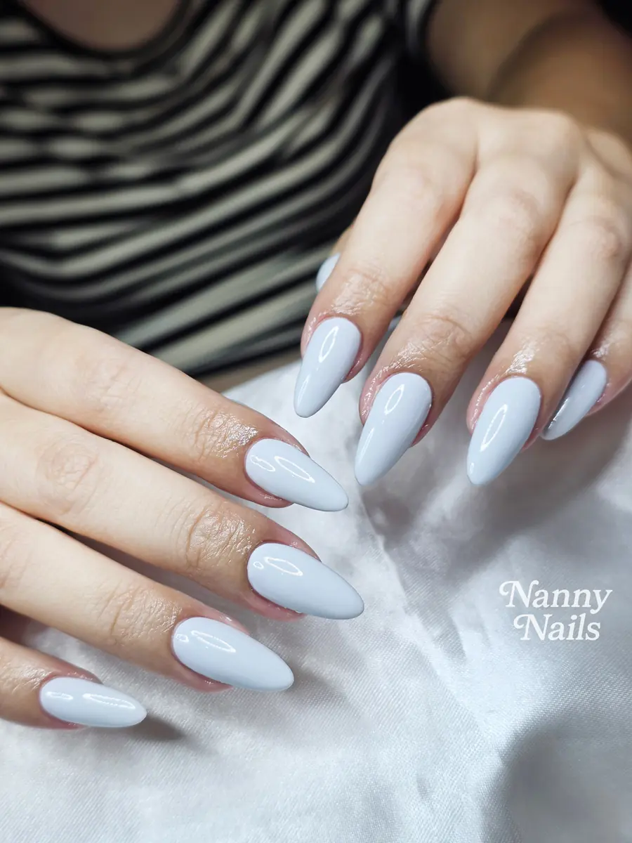 ต่อเล็บ PVC สีเทาฟ้า ทรงอัลมอนด์ ร้านทำเล็บนครพนม Nanny Nails